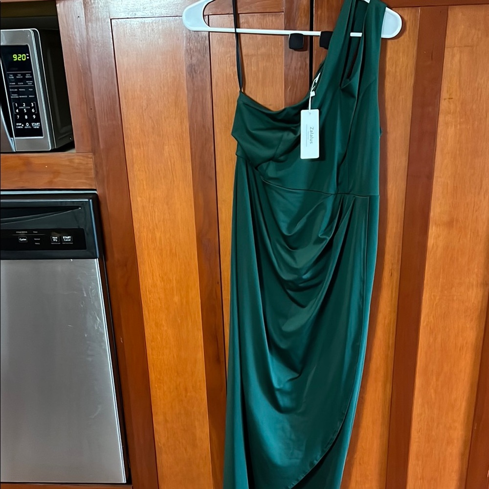 Elegant One Shoulder Green Dress